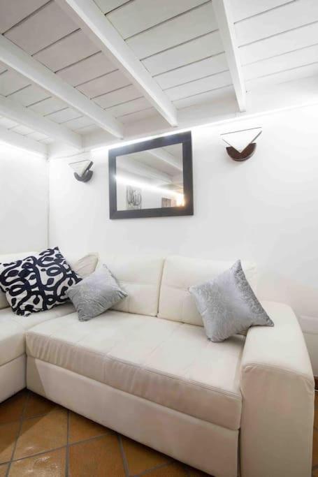 Апартаменты Via Dei Cestari Loft Рим Экстерьер фото